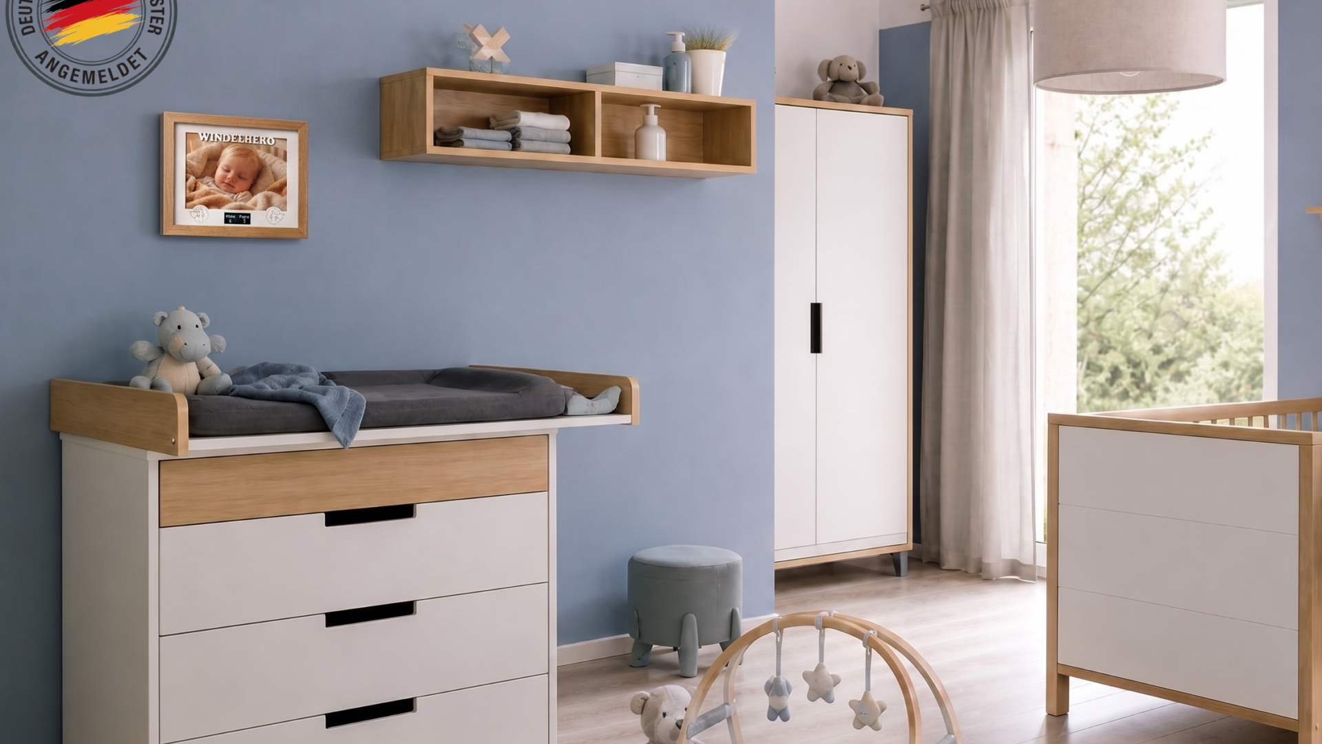 WINDELHERO an der Wand – modernes, hochwertiges Geschenk zur Geburt, das sich in jedes Zimmer harmonisch einfügt